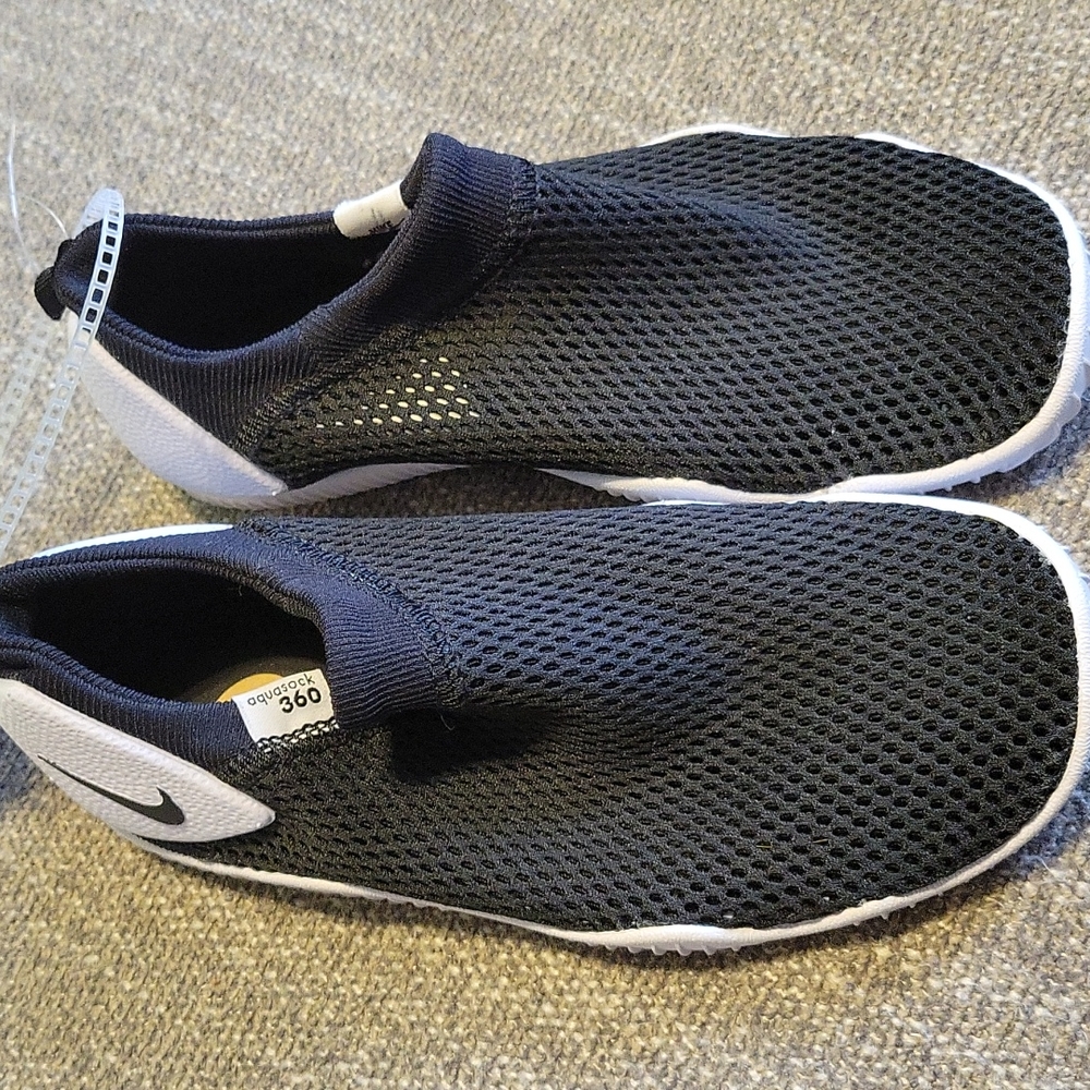 Nike water shoes
